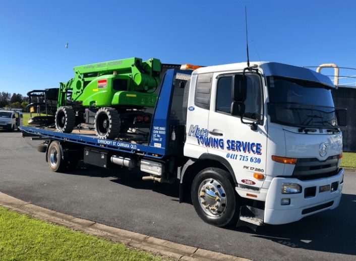 Nissan UD Pk17 Tilt Tray — Tow Truck Provider in the Gold Coast